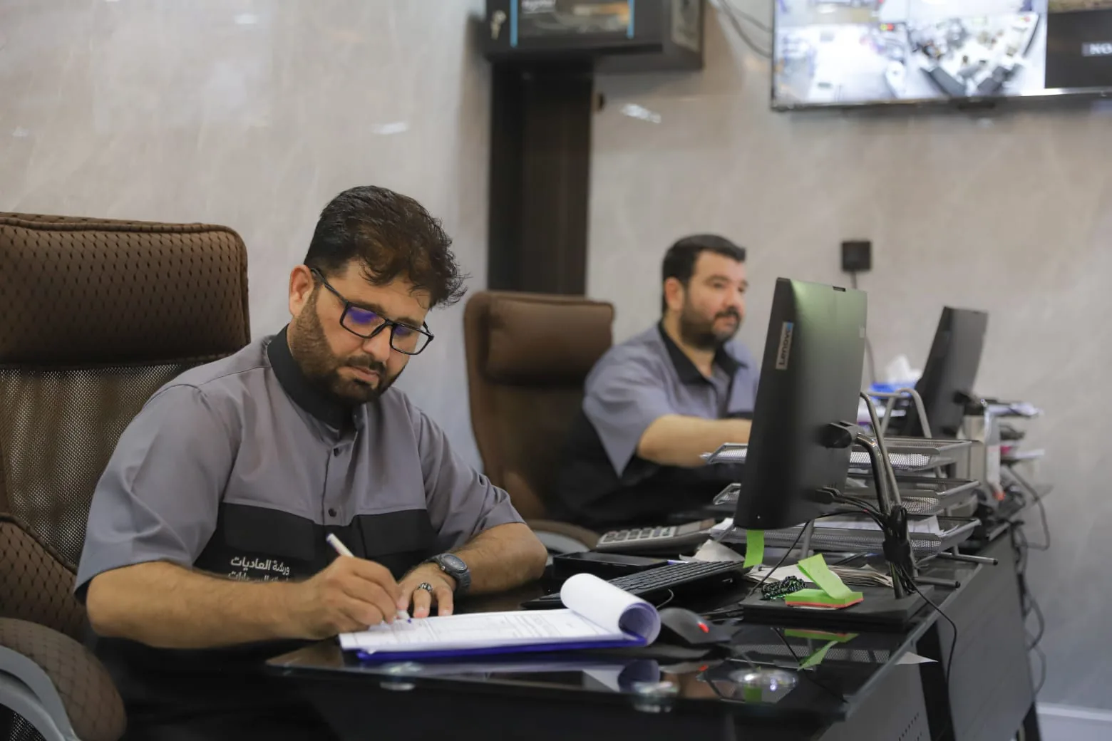 من أعمال كهرباء وبرمجة الكمبيوتر في العاديات
